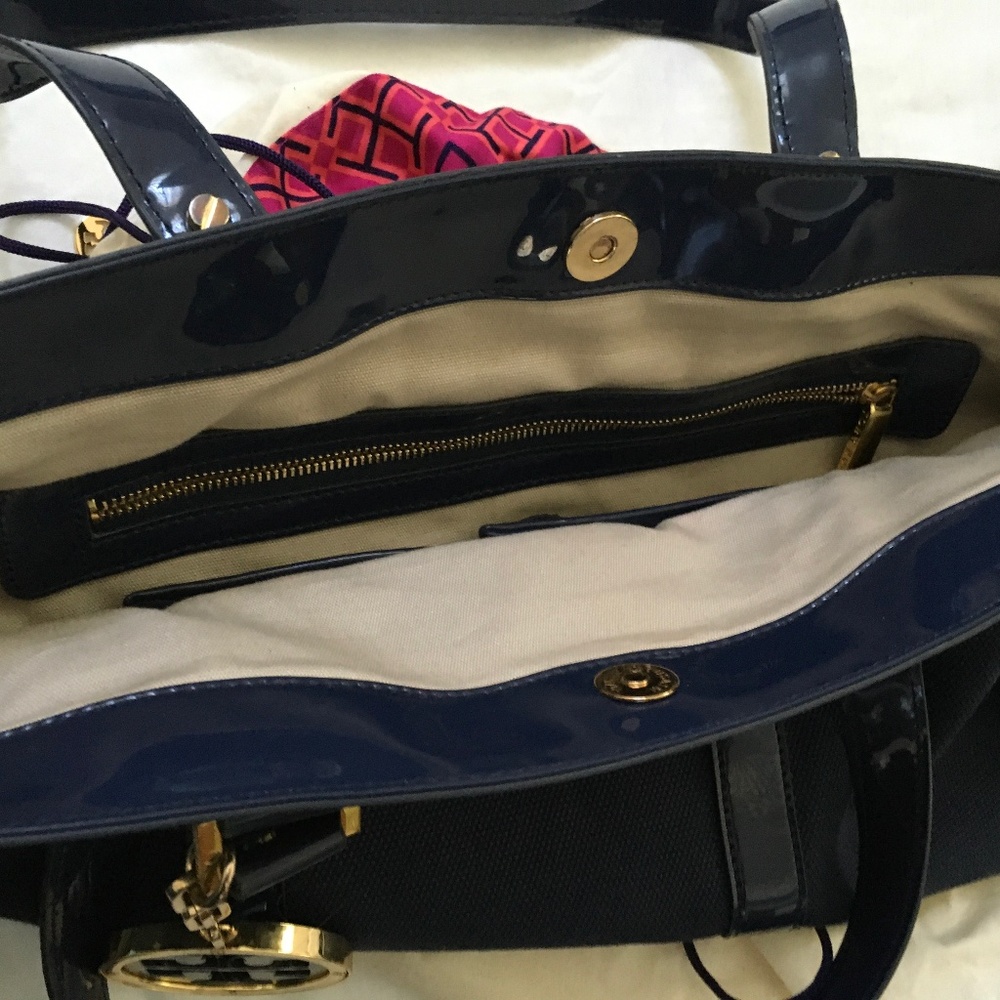 TORY BURCH Vintage Janey Tote Navy Blue - Picture 9 of 9